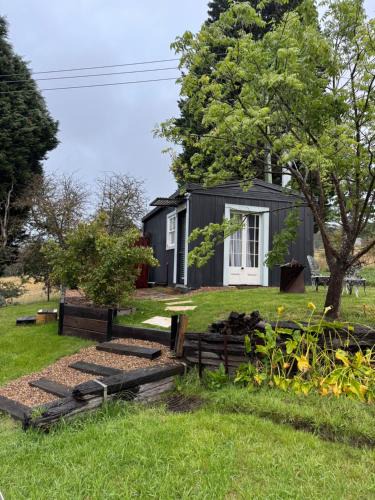 Bowral House | Painters Studio , Home On the Hill