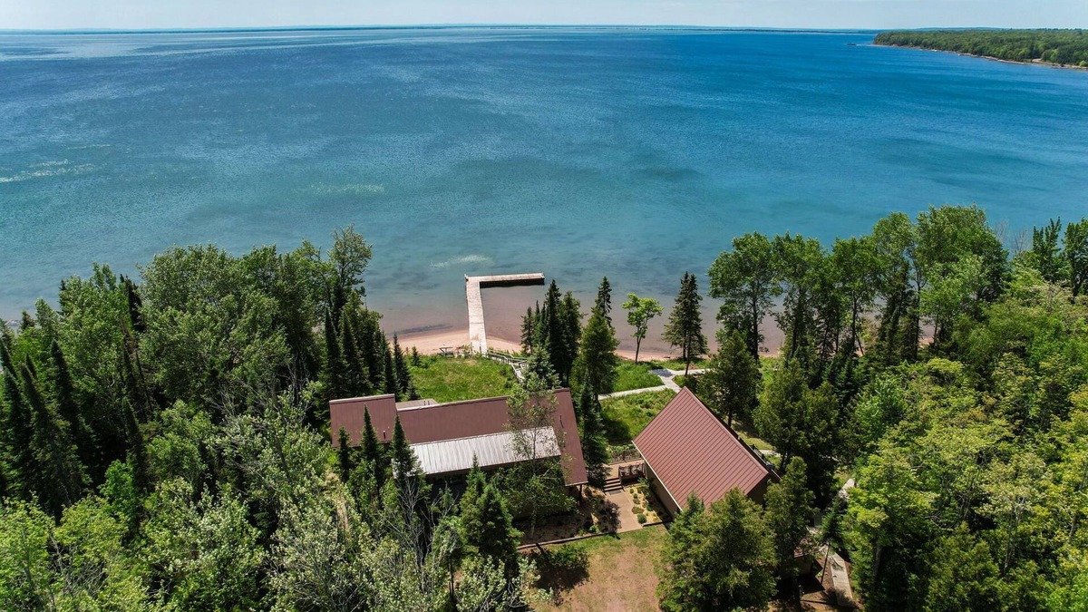 La Pointe House | Pair of homes along beautiful shores of Lake Superior! Pristine beach and views.