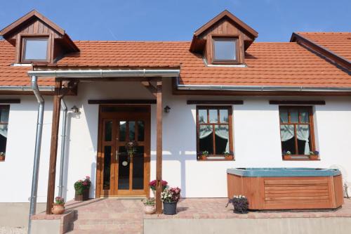 Balatonendred Apartment | Pajta Vendégház