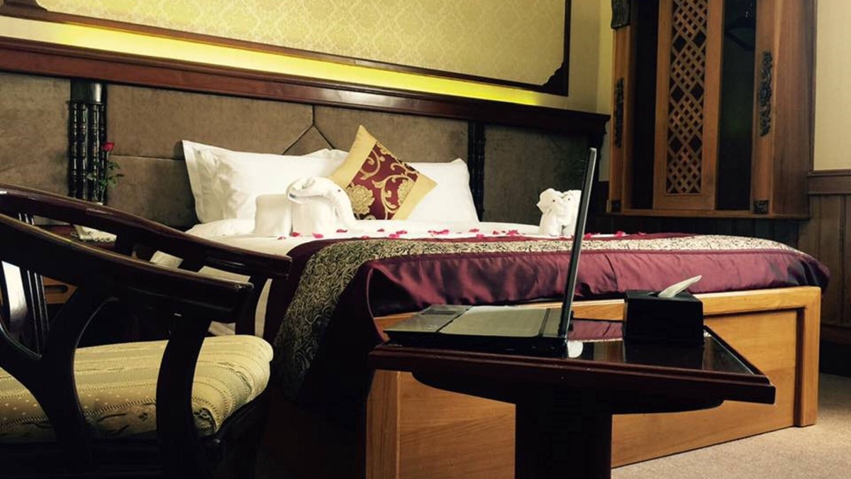 Mandalay Hotel | Palace Hotel