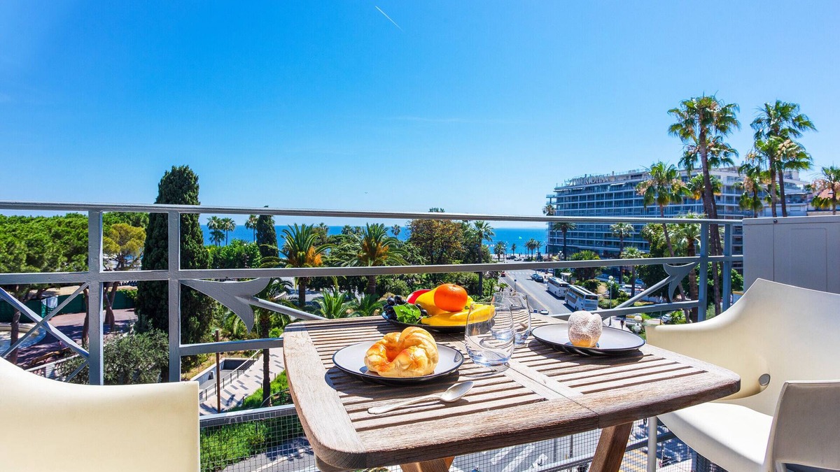 Carre d'Or Apartment | PALAIS ALBERT 1ER AP4292 By Riviera Holiday Homes
