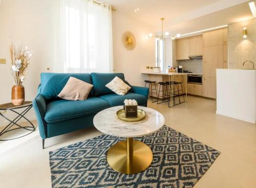 Cannes City Centre Apartment | Palais Croisette Plage - 45 m2 Luxe - 2 Balcons