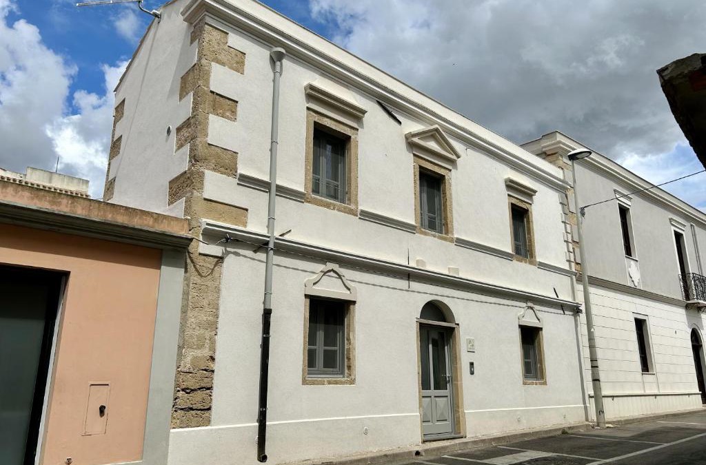 Cabras House | Palazzo Ma.Ri.Lu.