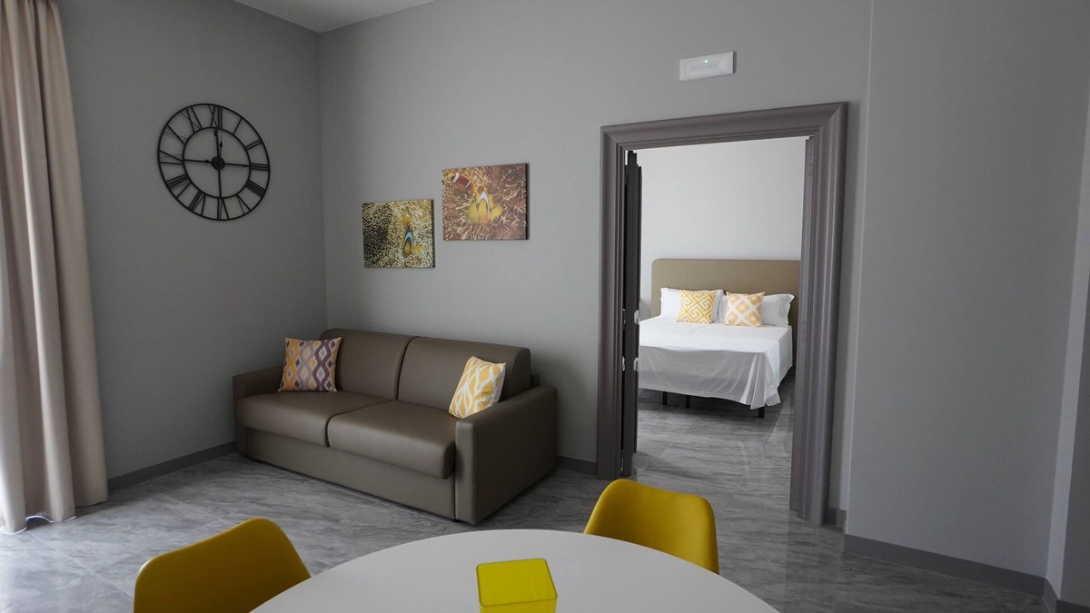 Margherita di Savoia House | Palazzo Novecento Panoramic Apartment 911