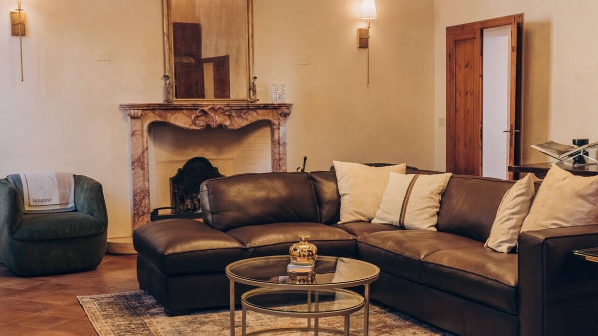 Montalcino House | Palazzo Tamanti - 4 King BR 6 Bath Estate Home in Montalcino Center