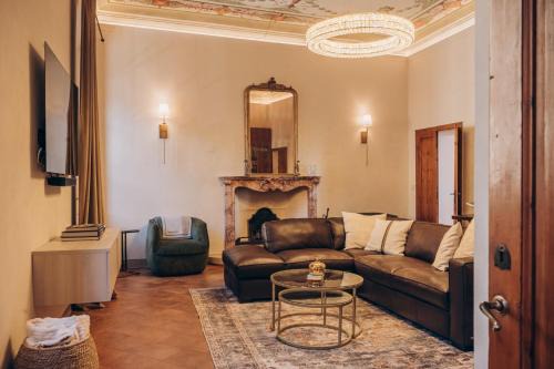 Montalcino Villa | Palazzo Tamanti - 4BR 6 Bath Estate Home in Montalcino Center