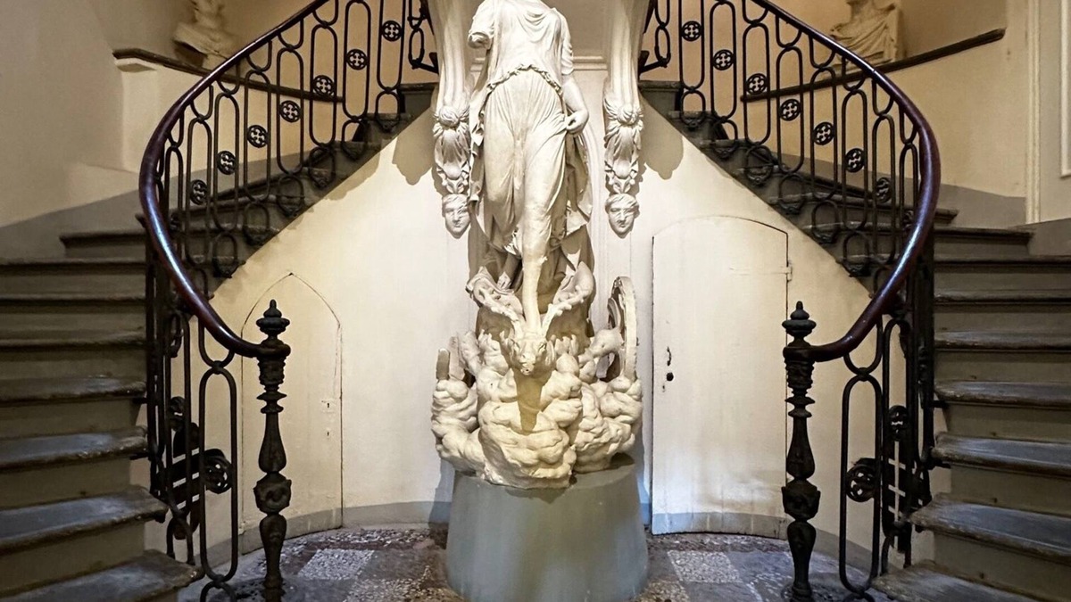 Santa Maria Novella Apartment | Palazzo Villa Florence: elegance in the city center