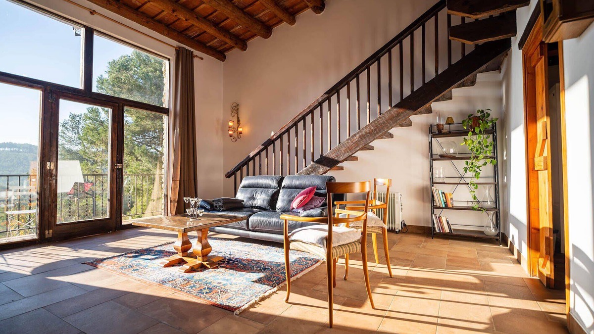 Olivella Apartment | Paller, old barn overlooking the vineyard