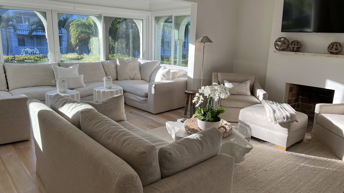 Palm Beach Apartment | PALM BEACH - IN TOWN 2 Bedroom 2 Bath Gem!