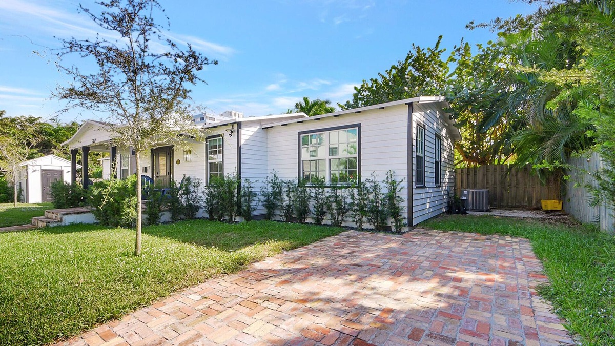 Southend House | Palm Beach - Newly Designed come relax, shop, enjoy!