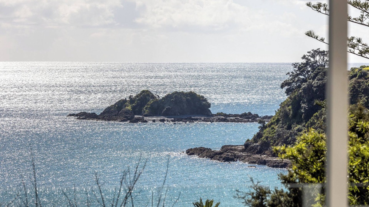 Palm Beach House | Palm Beach Retreat - Stay Waiheke
