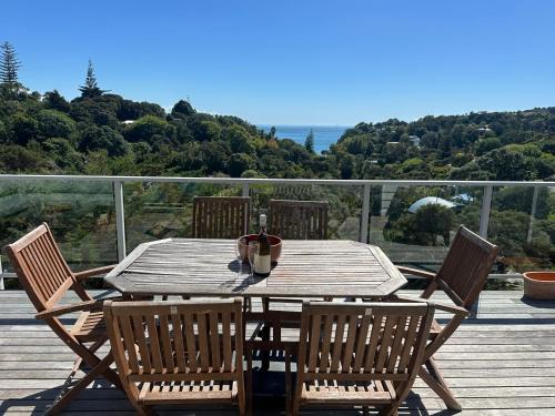 Palm Beach Apartment | Palm Breeze Getaway 2 -Waiheke Island Resort Premium Villa