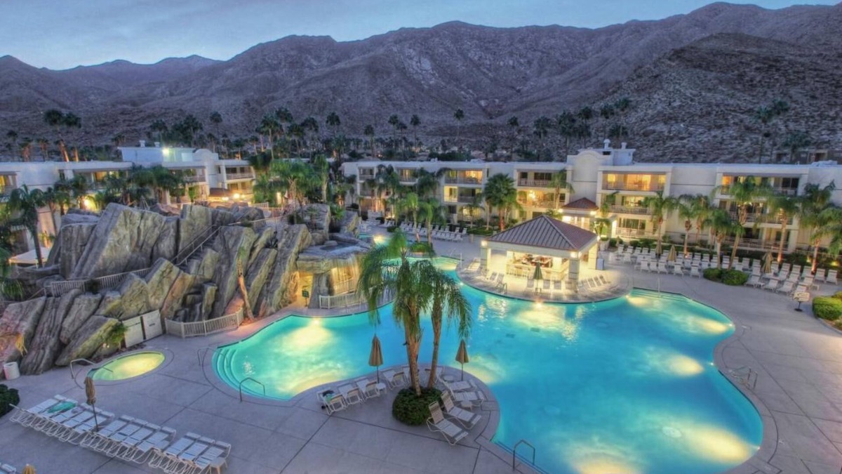 Canyon Corridor Resort | Palm Canyon Resort -2 brm-no resort fees