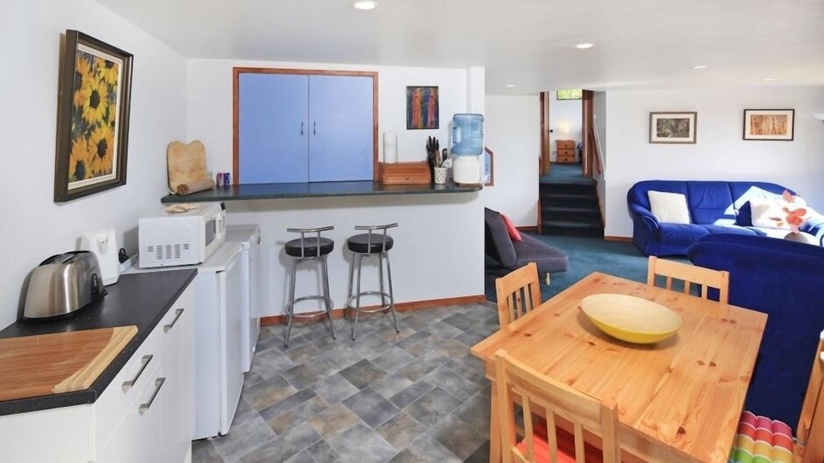 Palm Beach Condo | Palm Heights Apartment/Homestay