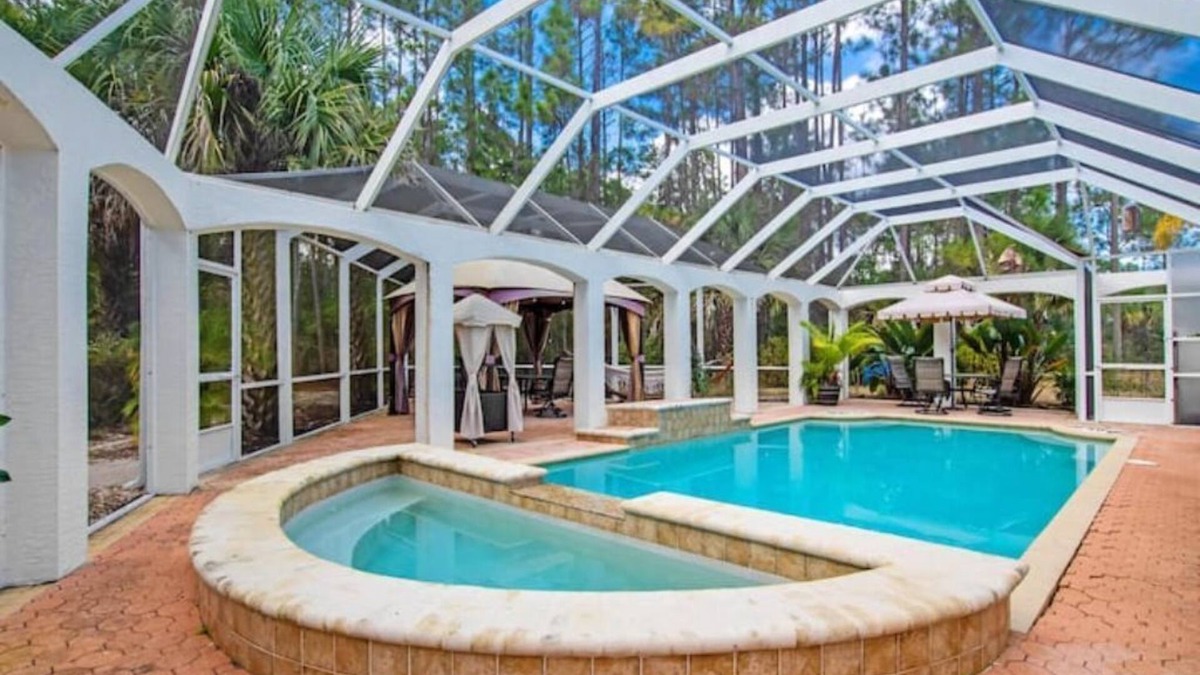 Palm Coast House | Palm Oasis: Heated pool