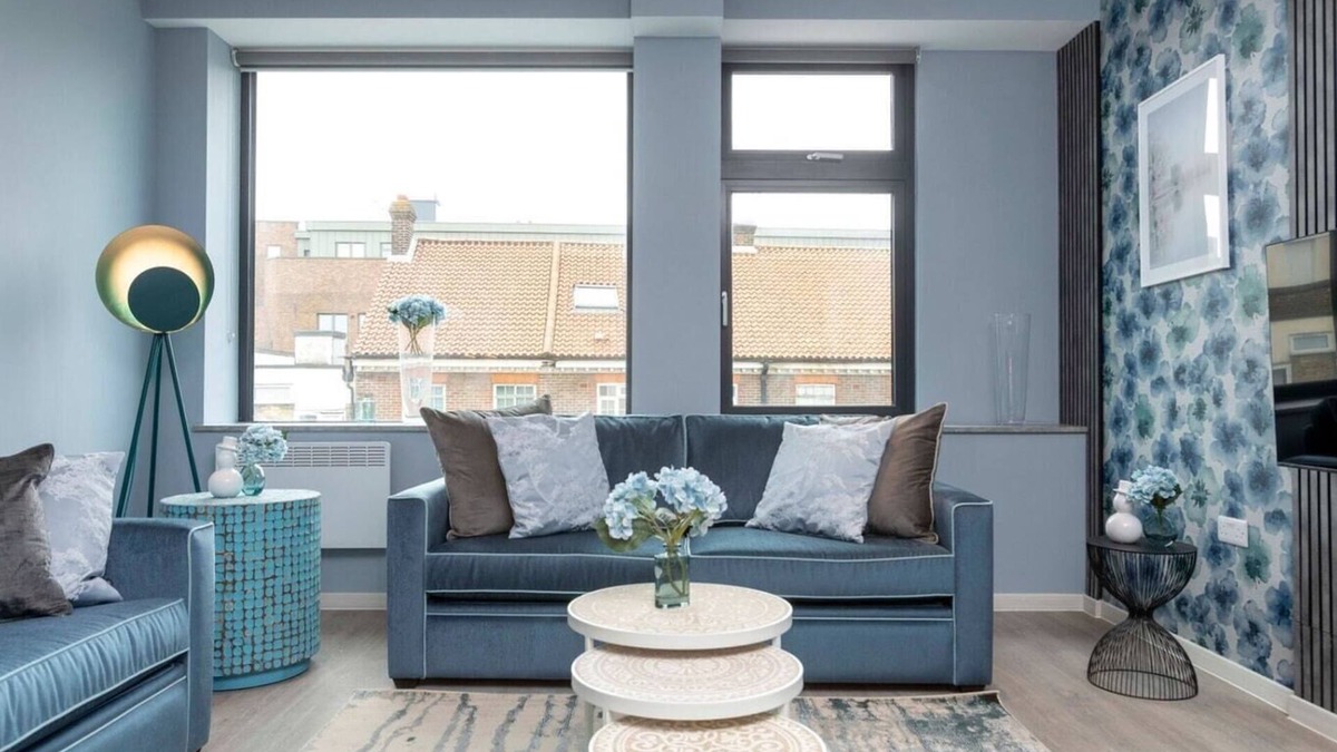 London Borough of Bromley Apartment | Palm Tree House - Winter Wonderland