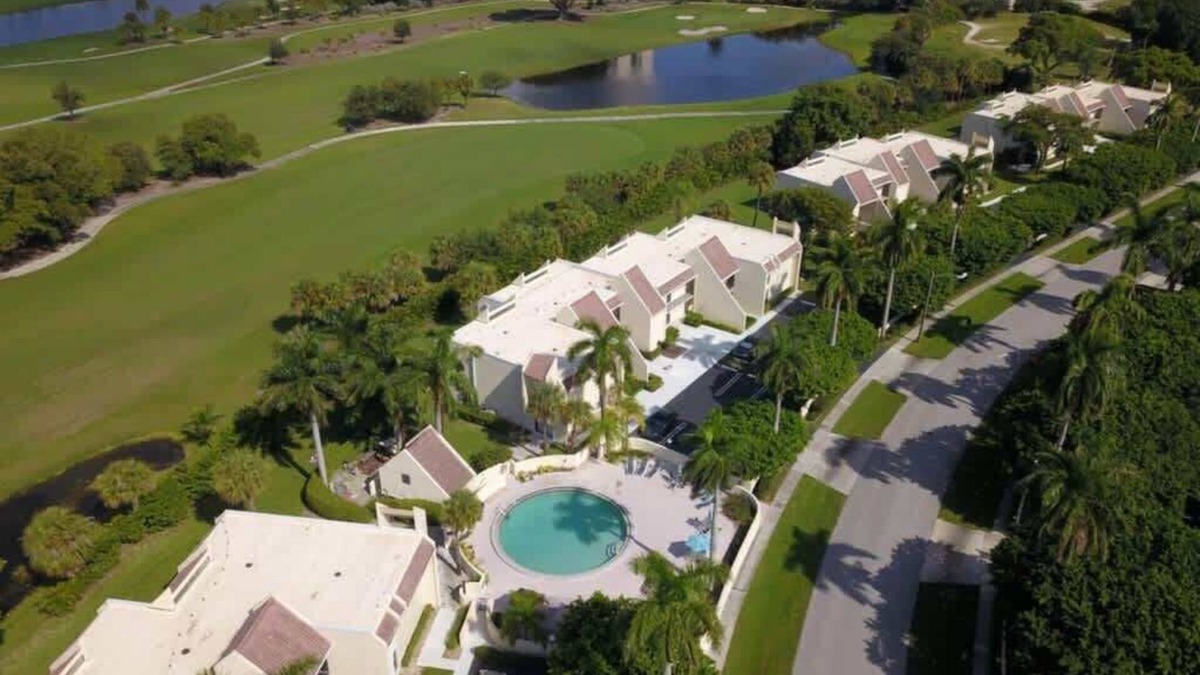 Land of the Presidents Apartment | Palm View Terrace - Unwind on a Private Terrace in a Gated Community