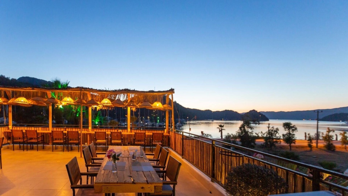 Avlana Hotel | Palmiye Otel & Restaurant