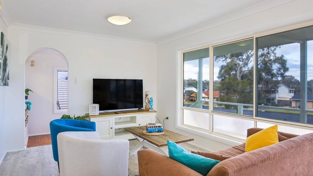Culburra Beach House | Palms - Pet Friendly - 2 Mins to Beach