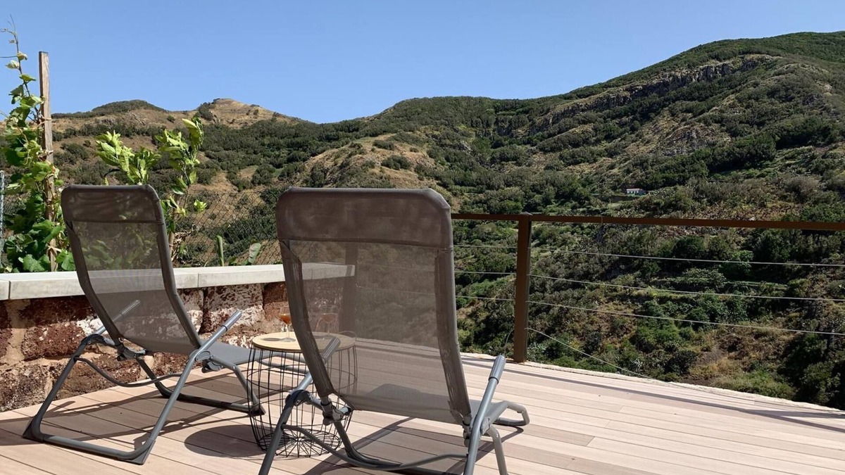Santa Cruz de Tenerife House | Pambnb - Nature Retreat with Mountain Views