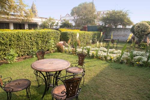 Varanasi Bed & Breakfast | Panchkote Raj Ganges