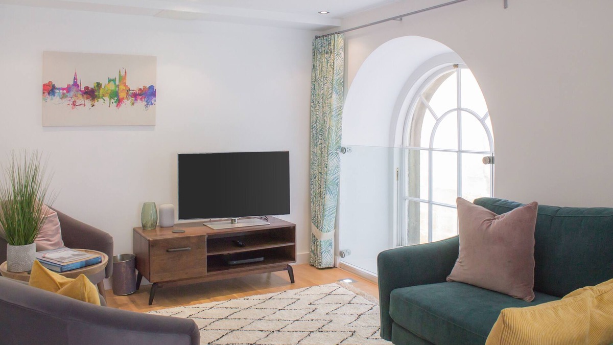 Bath Apartment | Panda Sanctuaries, Kensington Chapel Apartment