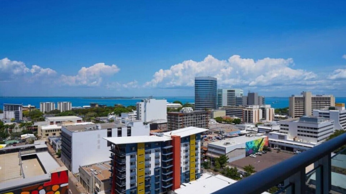 Darwin City Centre Apartment | Pandanas Apt 7 (15th fl with harbour & city views)