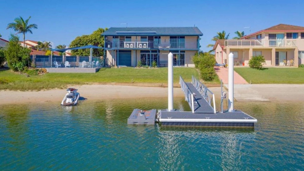 Yamba House | Pandanus | Spacious Waterfront Escape