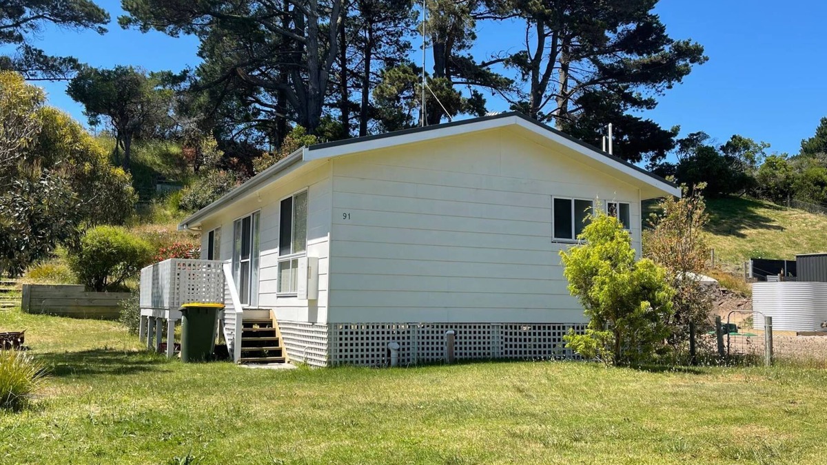 Venus Bay House | Pandora s Charm - a charming property in a quiet pocket of Venus Bay