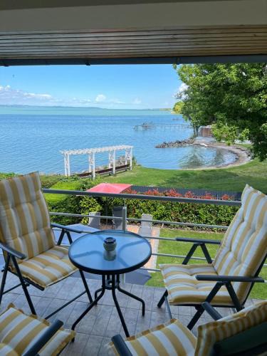 Balatonboglar Apartment | Panoráma Villa