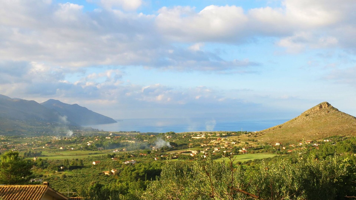 Castellammare del Golfo Villa | Panoramic VILLA 5 km from the sea, inside an estate of olive groves