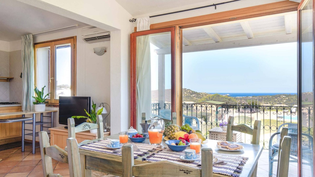 San Teodoro Apartment | Panorama Apartm,5min from the beach, pool wifi air-co BBQ garden Costa Smeralda