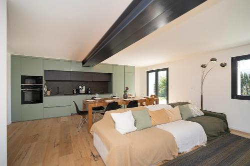 Ovronnaz Ski Chalet | Panorama Chalet Ovronnaz 180 View 2BA 10 pax