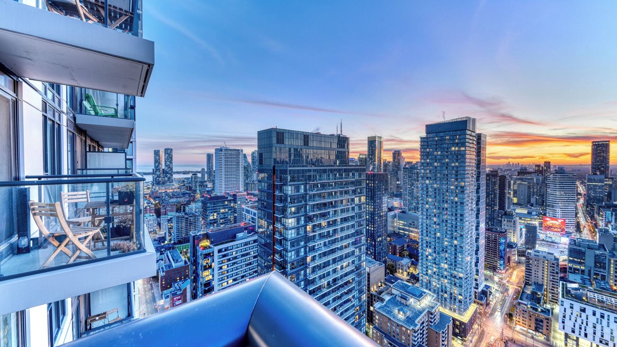 Garden District Apartment | Panorama Suites Downtown Toronto