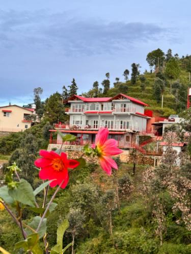 Kaul House | Panorama Villa at Hartola by Kusumith Retreats