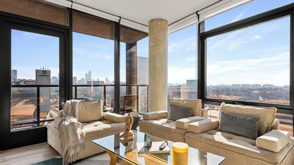 West Loop Apartment | Panoramic City Views + Prime West Loop Location