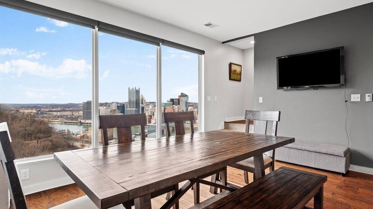 Mount Washington House | Panoramic City Views from Atop Mount Washington!