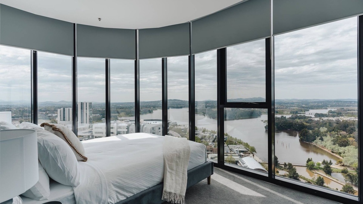 Belconnen Apartment | Panoramic Lake View 2-Bed with Pool, Gym and BBQ
