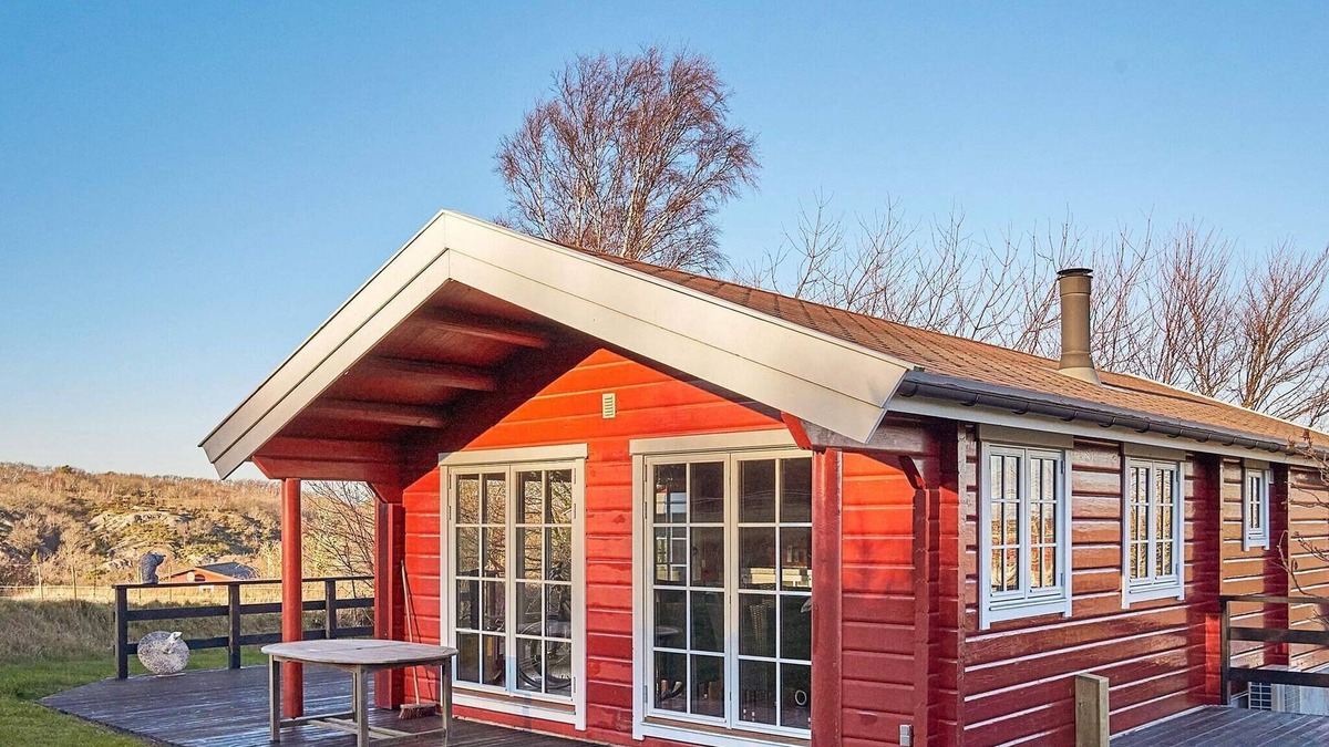 Sandvig House | Panoramic Log Cabin in Sandvig-By Traum