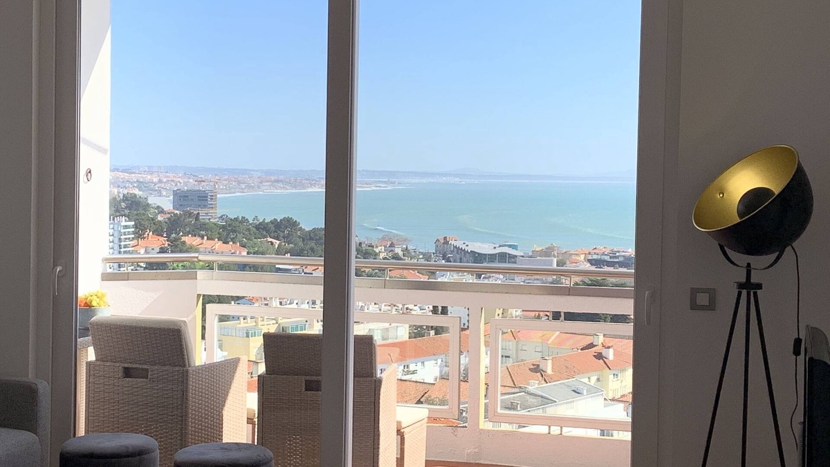 Cascais Apartment | Panoramic Ocean and Cascais View Apartment with Balcony