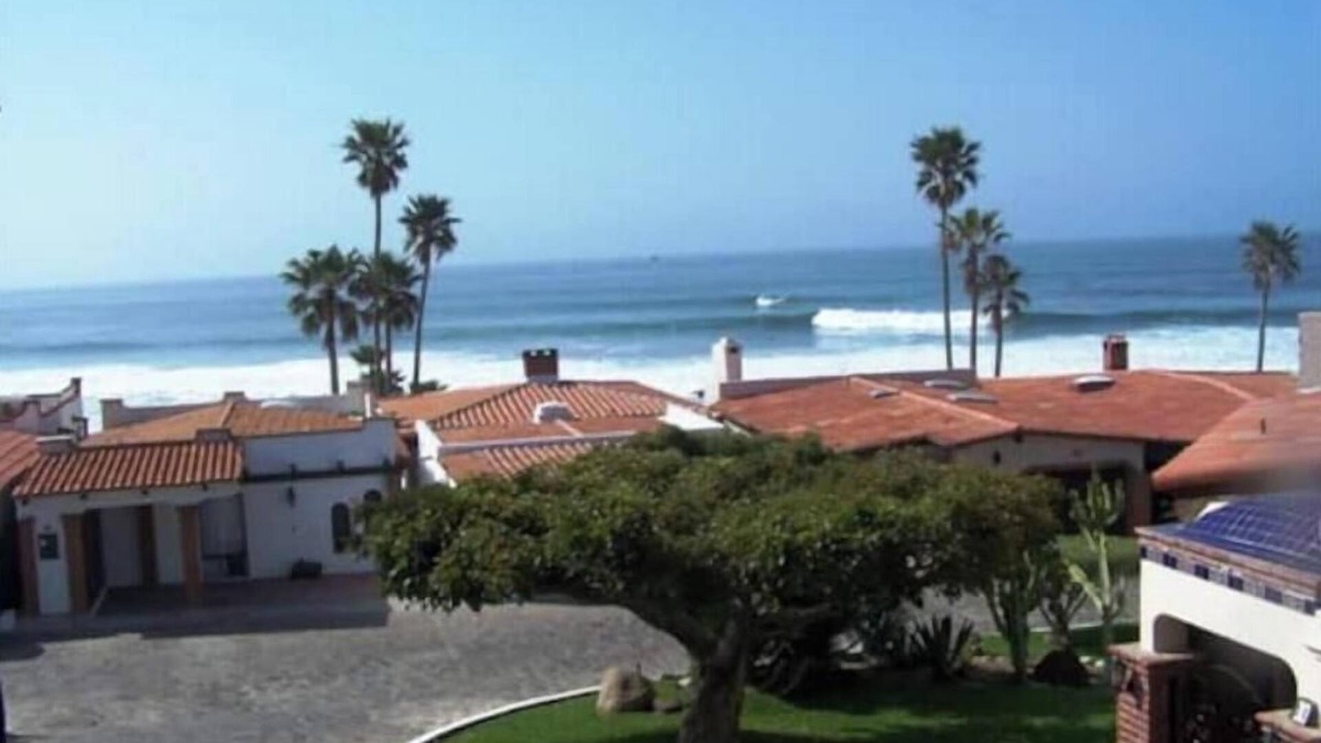 Las Gaviotas House | Panoramic Ocean View & Steps to Private Surf Beach. Las Gaviotas 4 BR 3 BA House
