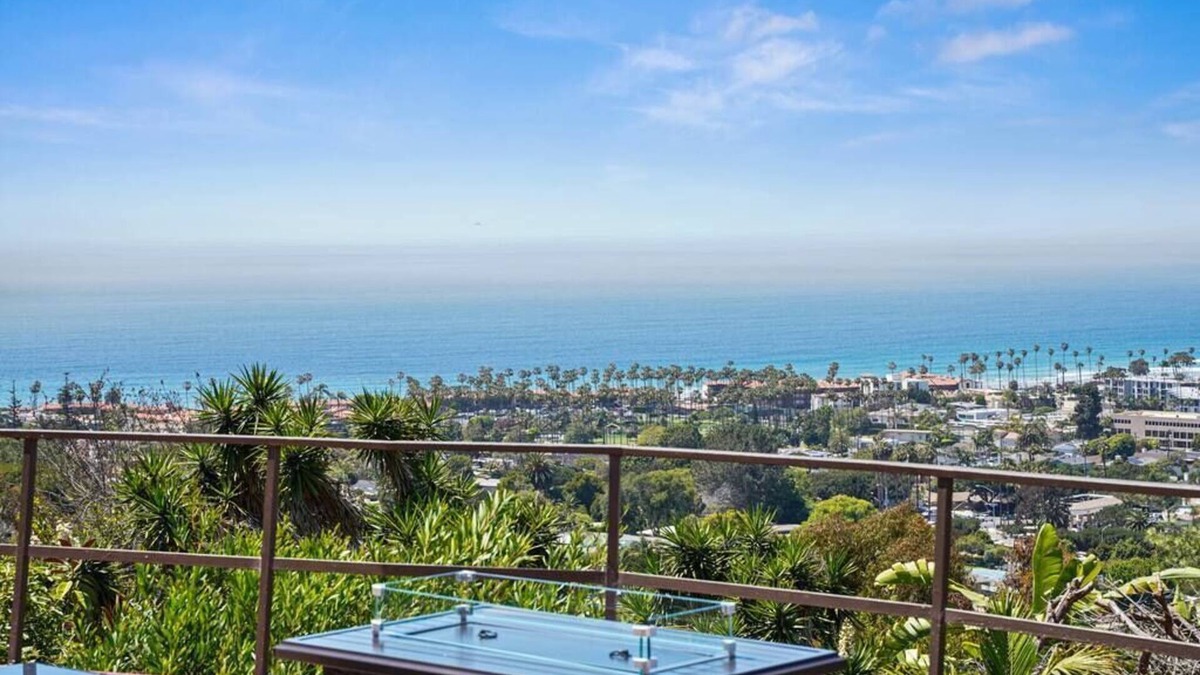 Hidden Valley Villa | PANORAMIC Ocean View 5BR Villa, Pool, Firepit, Gym