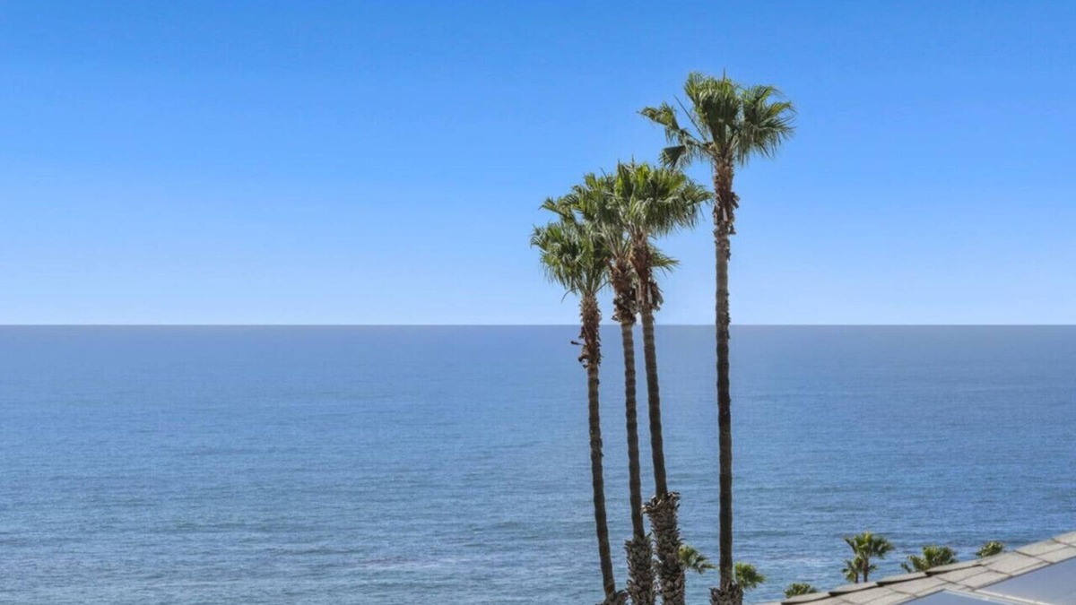 Sunset Cliffs House | Panoramic ocean views quiet 3 bedroom