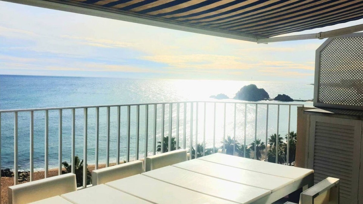 Blanes Condo | Panoramic Penthouse, 1st line beach