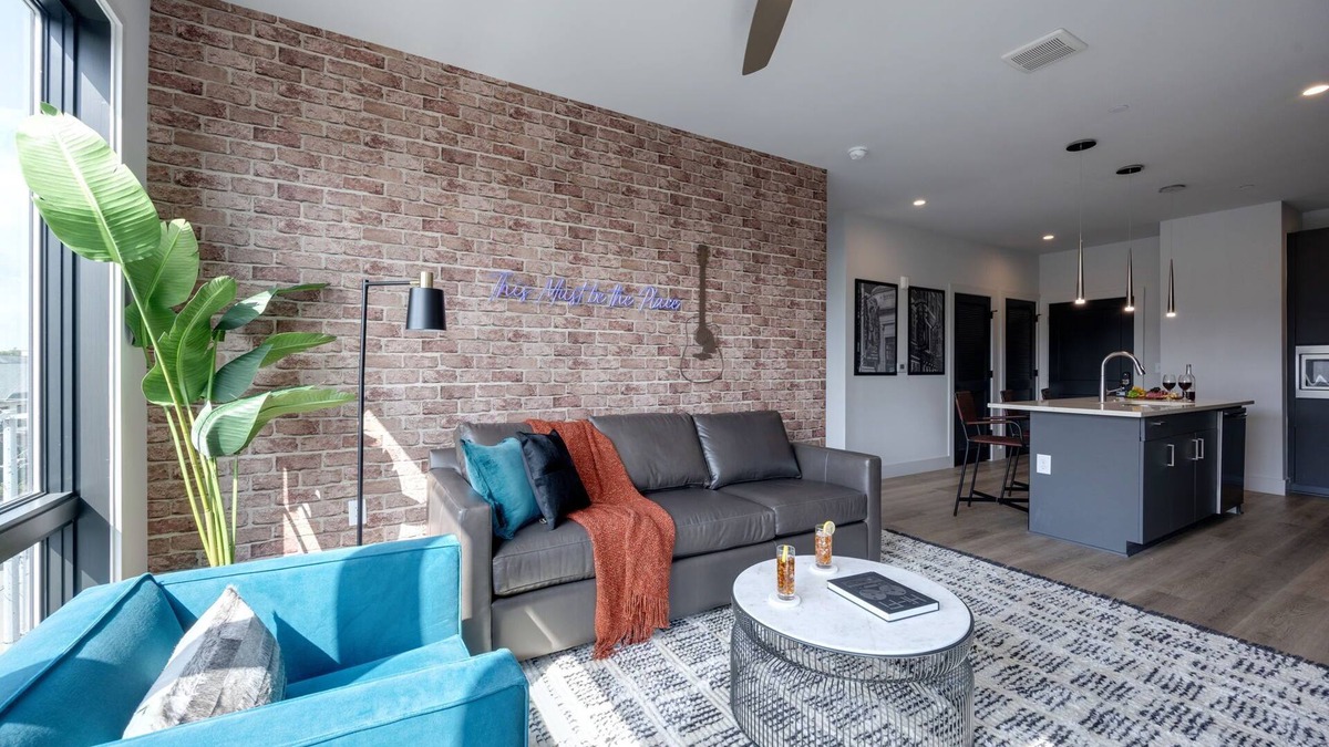 West End House | Panoramic Penthouse - Mins to Broadway - Pool & Gym