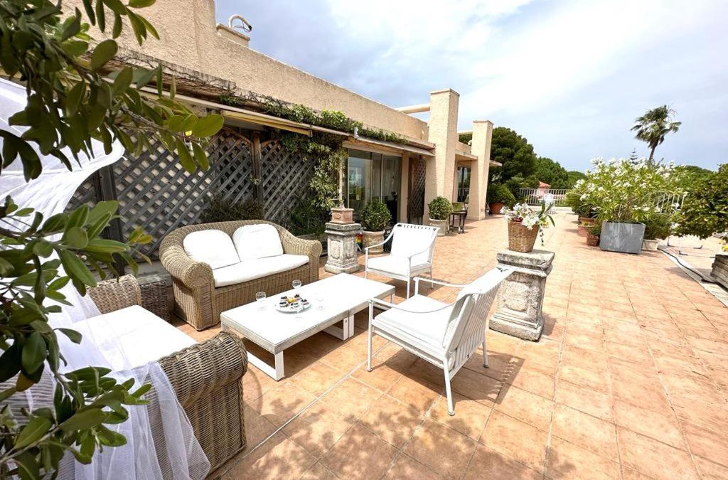 Cap-d'Antibes Apartment | Panoramic sea view penthouse with jacuzzi and 450 sqm terrace