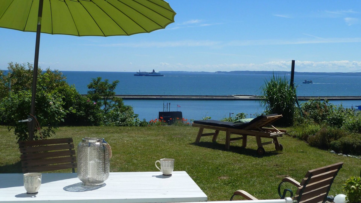 Sassnitz House | Panoramic view to the sea, small garden, quiet and still central location