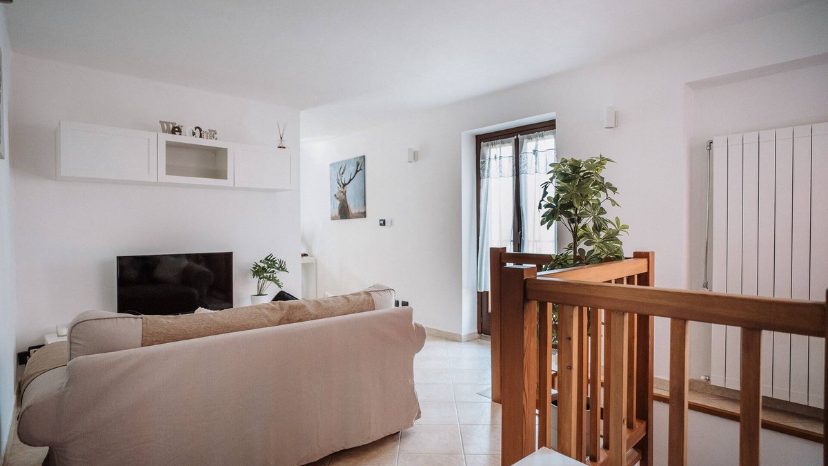 Roure Apartment | Panoramic views and Alpine comfort for couples or small groups