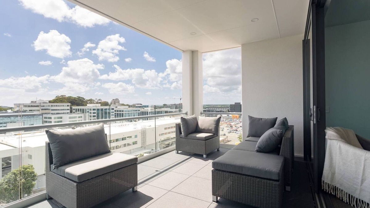 Grafton Apartment | Panoramic views and style