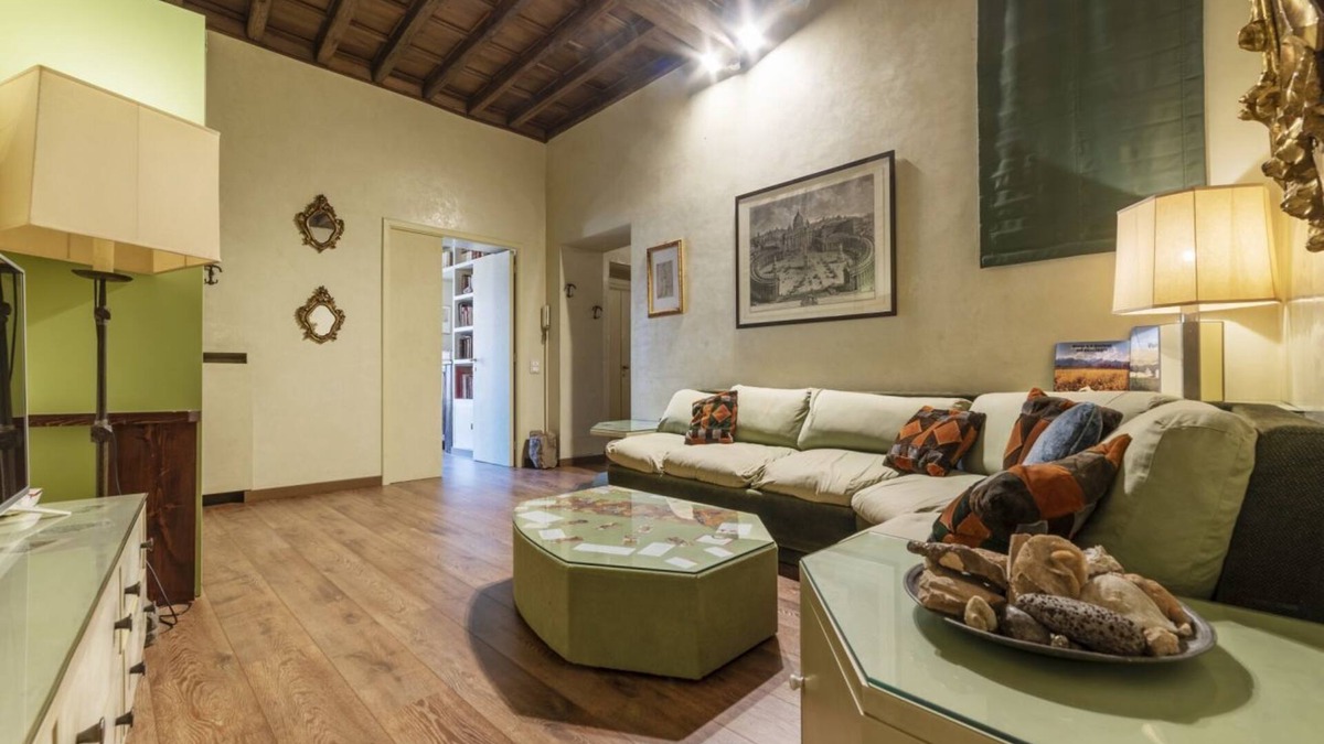 Rione VIII Sant'Eustachio Apartment | Pantheon Luxury Home